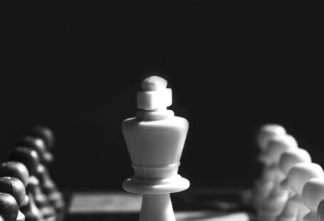 Strategies, Conflict Resolution - White king on middle chessboard